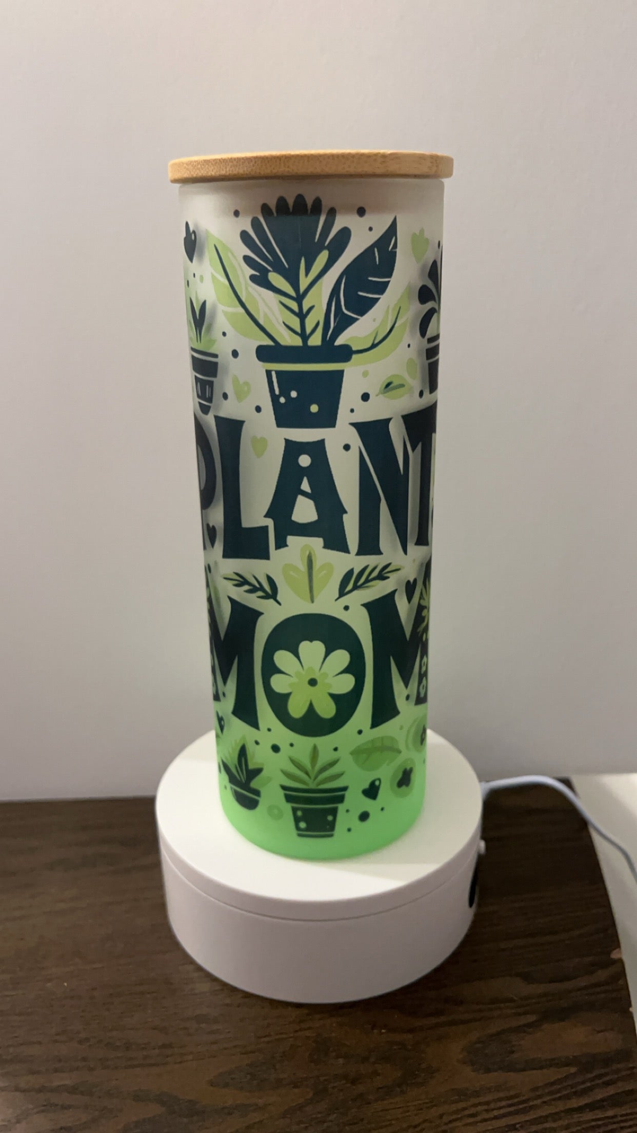 25 oz Frosted Plant Mom Glass